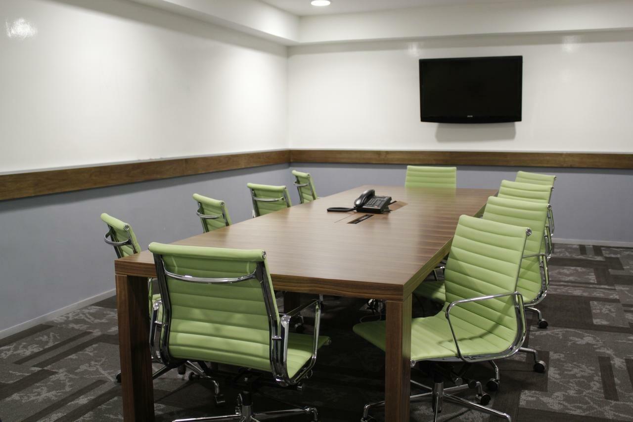 Casa Inn Premium Hotel Queretaro Exterior photo A meeting room at the University of Westminster