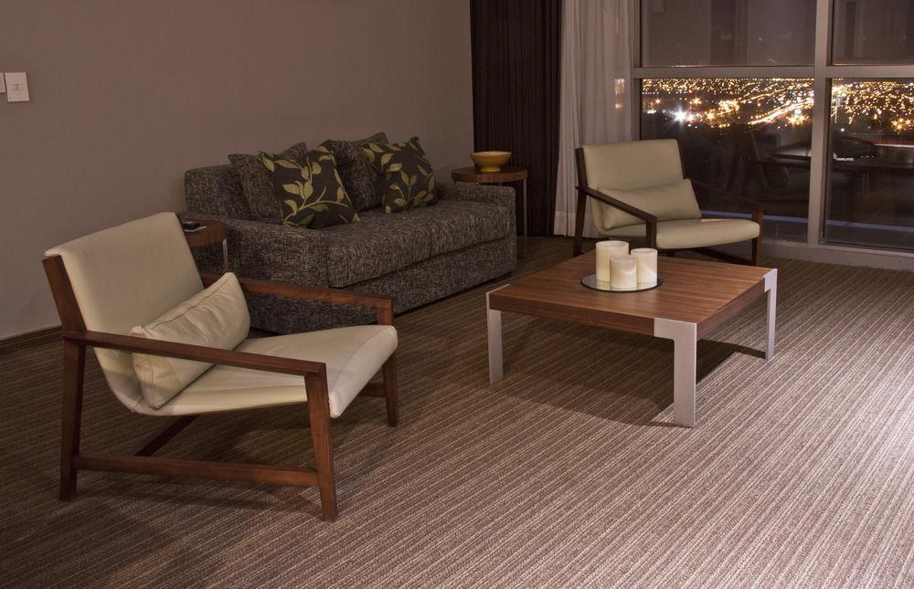 Casa Inn Premium Hotel Queretaro Exterior photo A room with carpet