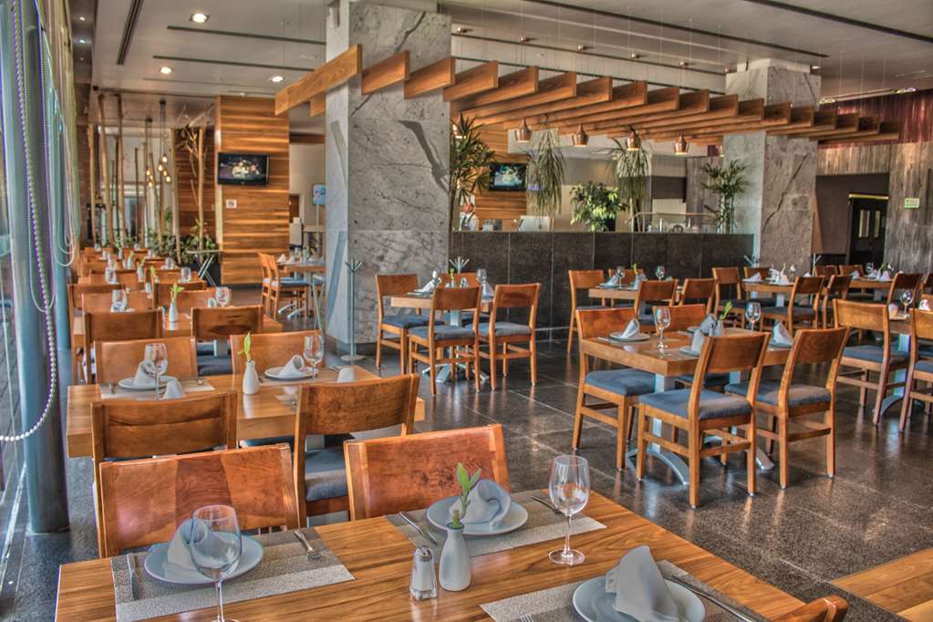 Casa Inn Premium Hotel Queretaro Restaurant photo The restaurant